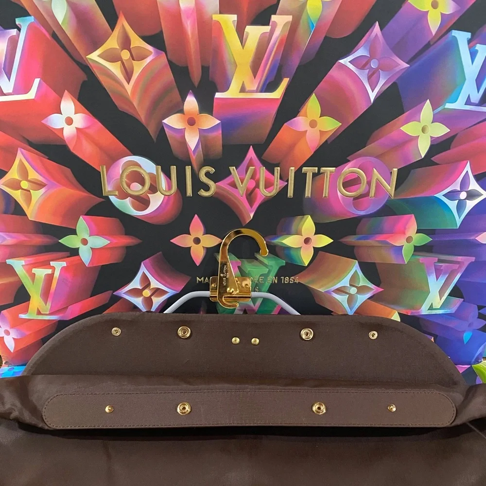 💯%👉🏻Authentic Louis Vuitton Garment Cover Bag